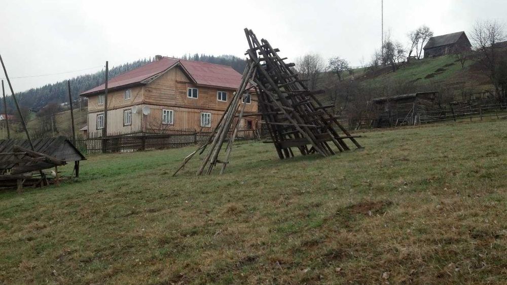 Земельна ділянка в центрі с.Бистриця Надвірн р-н Івано-Франківської