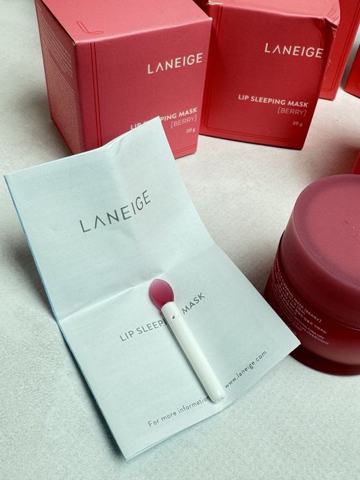 Маска бальзам для губ Laneige Berry