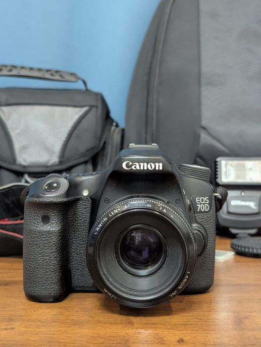 Комплект Canon 70D + 50mm f/1.8, пробіг 24к, рюкзак, сумка, SD 64GB, спалах