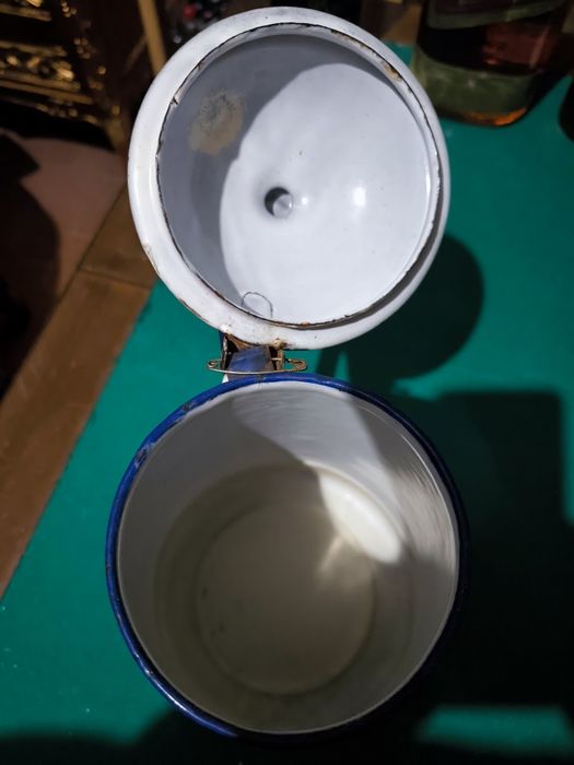 Cafeteira esmaltada antiga