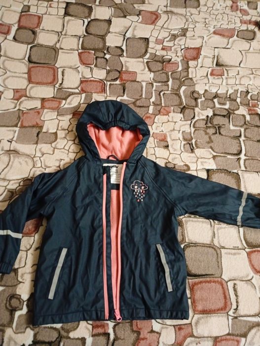 Дитяча куртка-дощовик для дівчинки