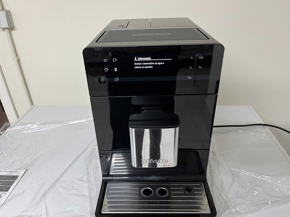 Máquina de café Miele CM 5300