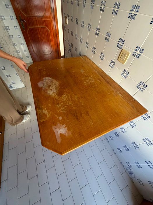 Mesa rebatível de parede em madeira maciça Medidas: 68 x 88 x 80 cm - grátis