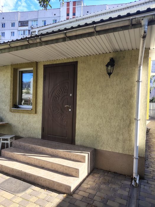 Здам пів будинку р-н 9 школа