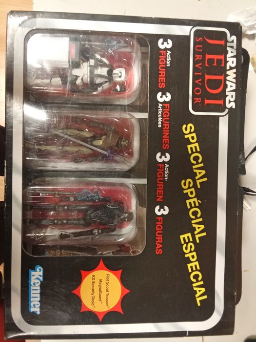 Vendo colecção de bonecos  do StarWars