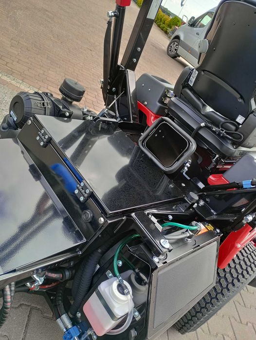 Nowa Profesjonalna kosiarka Toro H800 Górny ,Yanmar diesel Kosz Kubota