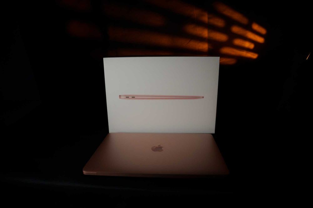 macbook air 13" M1 256GB - bateria 96% - dourado
