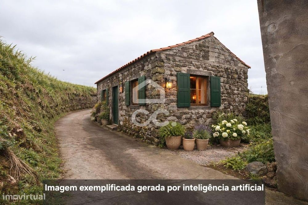 Terreno com Construção - Fenais Ajuda - Ribeira Grande