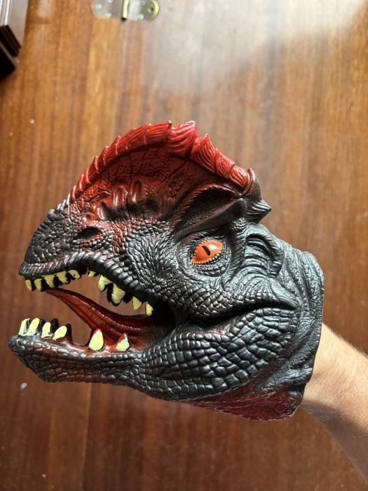 Cabeça de dinossauro para festa temática