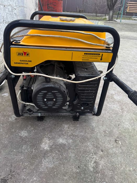 Бензиновый генератор BISON BS9500E максимальная мощность 8 кВт