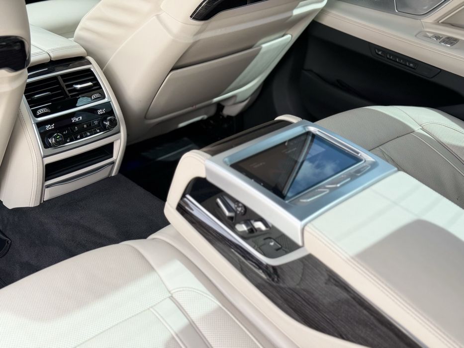 BMW 750 M Performance