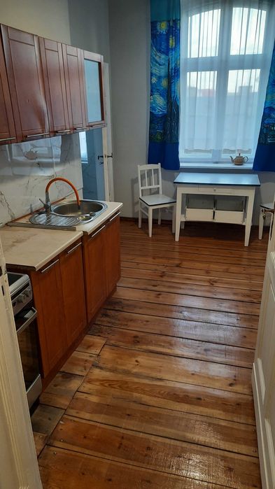 Wynajmę Mieszkanie 73m2(Dwa Pokoje) I Piętro, CO - Piece dla ozdoby