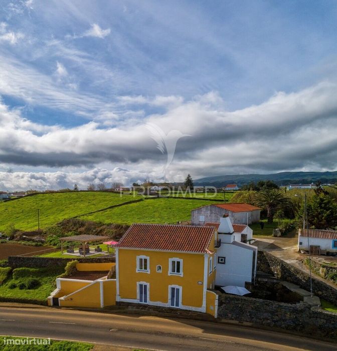 Oportunidade Única na Vila das Lajes - Prédio com 3 alojamentos ind...