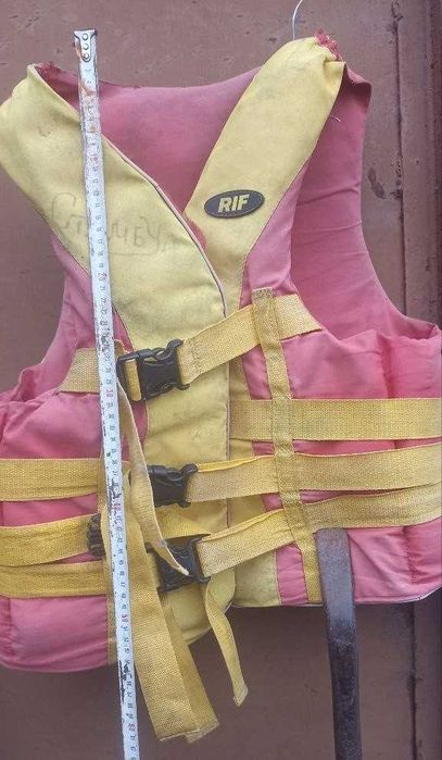 Спасательный жилет 4шт.