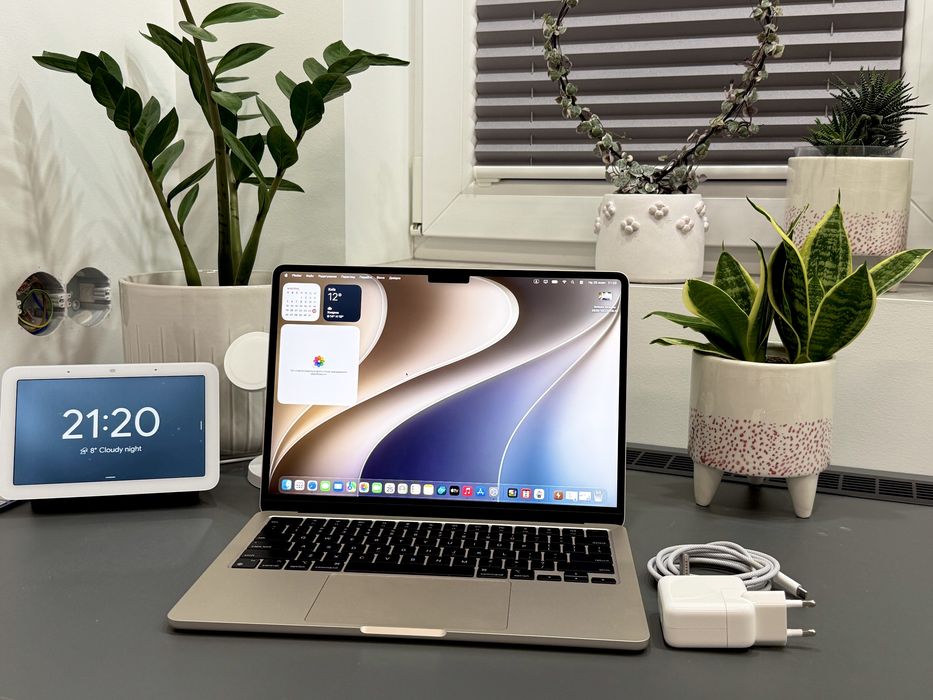 Продам MacBook Air 13.6" M2 16Gb Starlight (16 циклів АКБ 100%, 2026.08.17 активований)