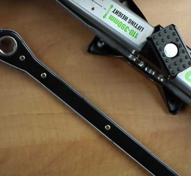 Домкрат ромбовий білавто 1,5т дм з тріскачкою та гумовою подушкою