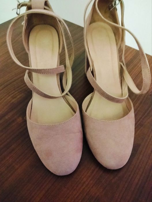 Продам замшеві туфлі