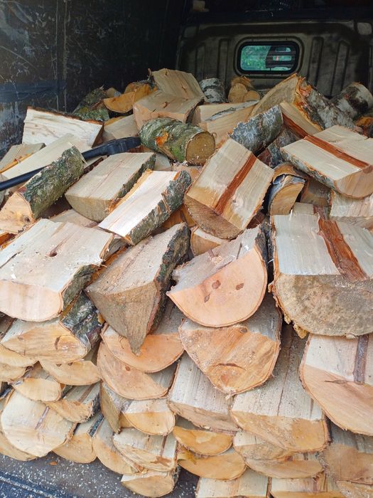 Drewno opałowe sosna i też gatunki liściaste