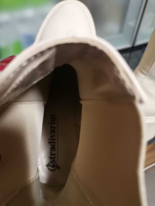 Botas beges Stradivarius NR 40
