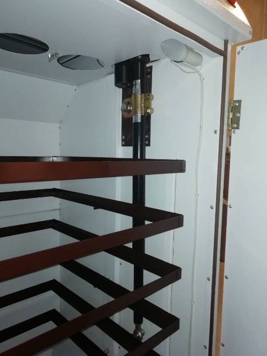 инкубатор Бест-1000 на 1200 яиц