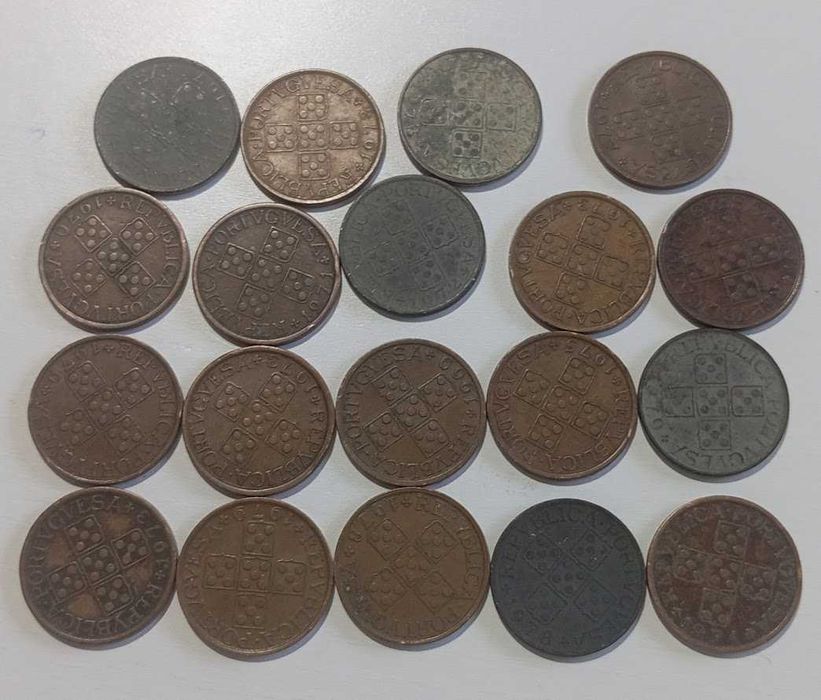 Lote de moedas de 50 centavos - 19 Uni
