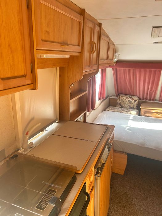 Caravana Grande – Ideal para Projeto Off-Grid