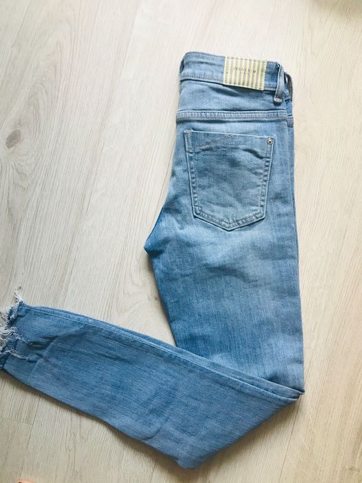 Zara dżinsy rurki r.34