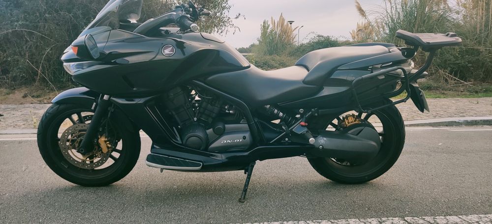 Honda DN-01 impecável