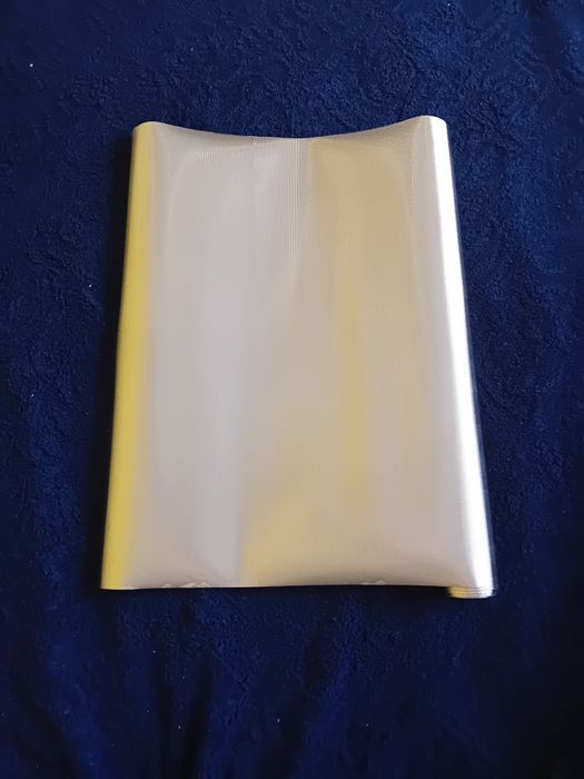 Mata wkład obrus do szuflad 2x0,5 m złoty