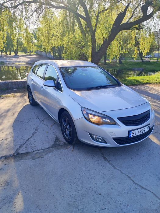 продам авто Opel Astra J 1,7CDTI