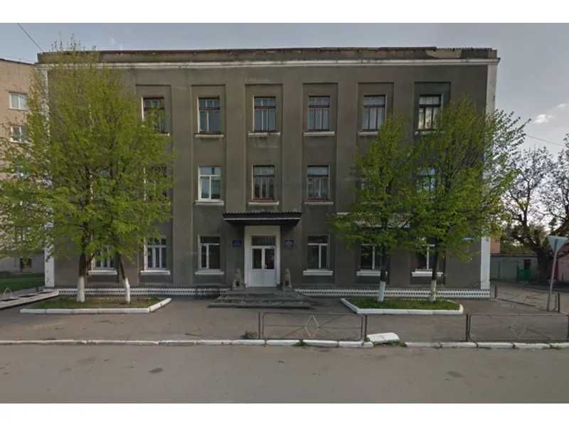 Адмінбудівля, 834 кв. м, вул. Незалежності, 28