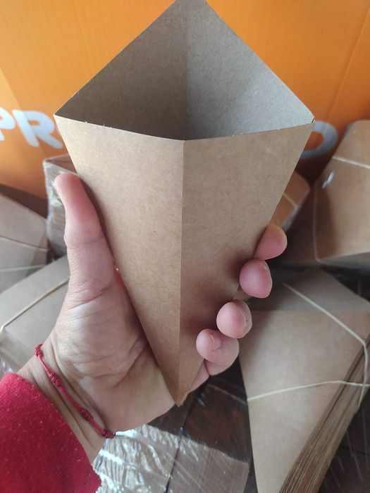 Descartaveis alimentares - "Cones" para batata frita, hamburger, churritos ou para outros fins.