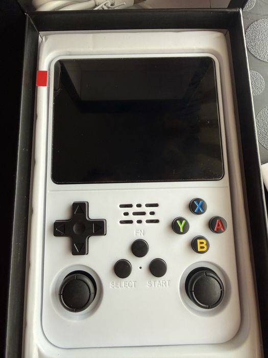 Consola Portátil - R36S - Multiplos jogos