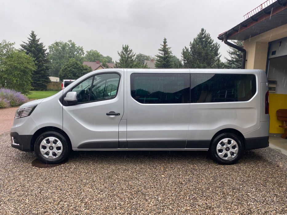 Nowy Renault Trafic 9-osobowy, rok2025, przedłużany, bez limitu