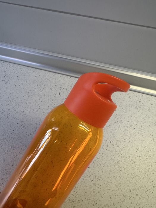 Пляшка для води, соку пластикова