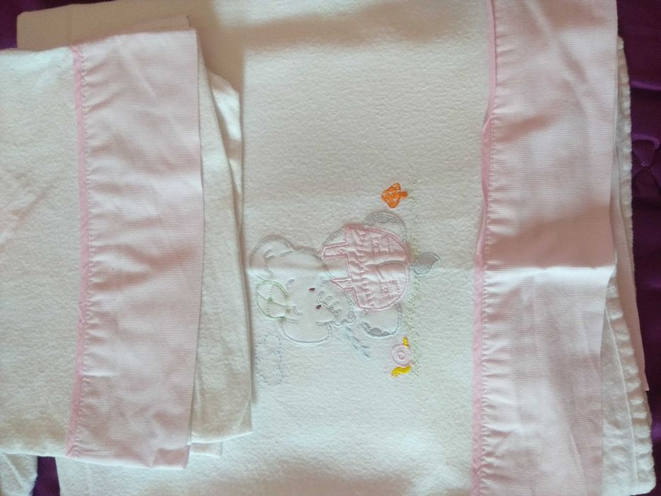 Lençóis de tecido, lençóis de flanela e lençóis polares para berço