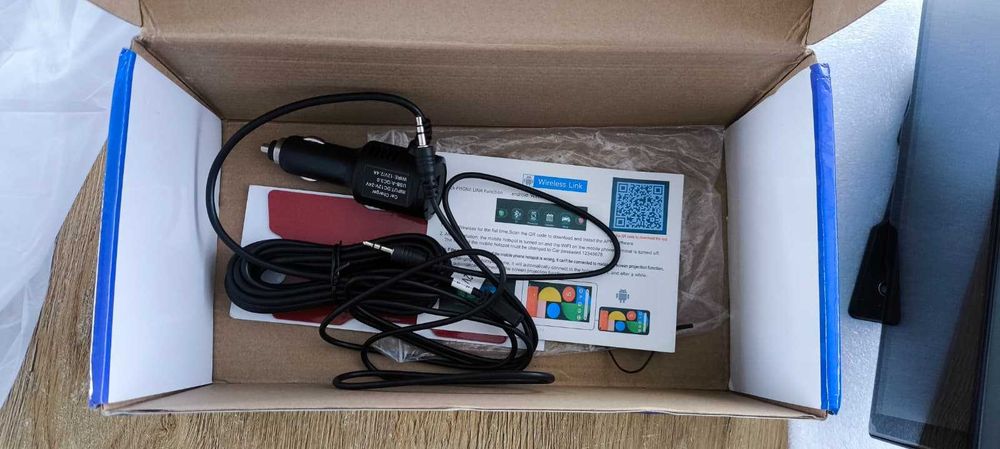 10-calowy przenośny odtwarzacz samochodowy z BT