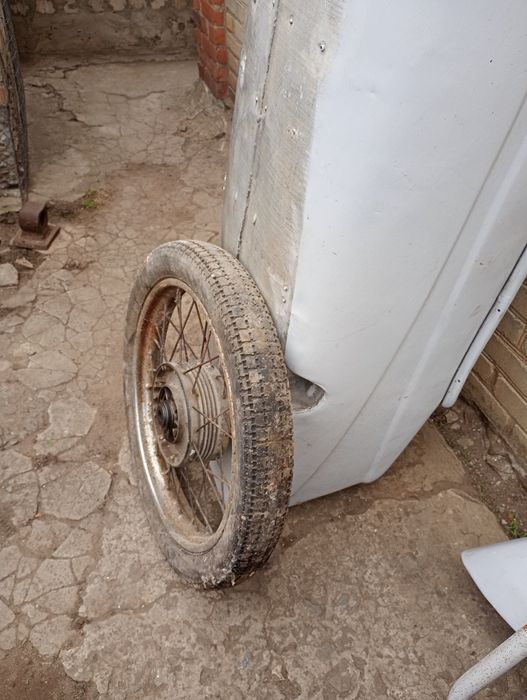 Паннонія с боковим причепом с документами.