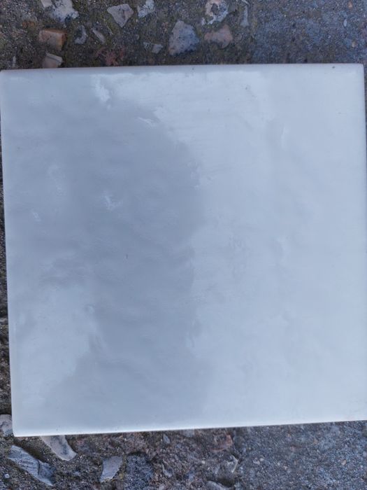 Azulejos brancos 15x15 Valadares