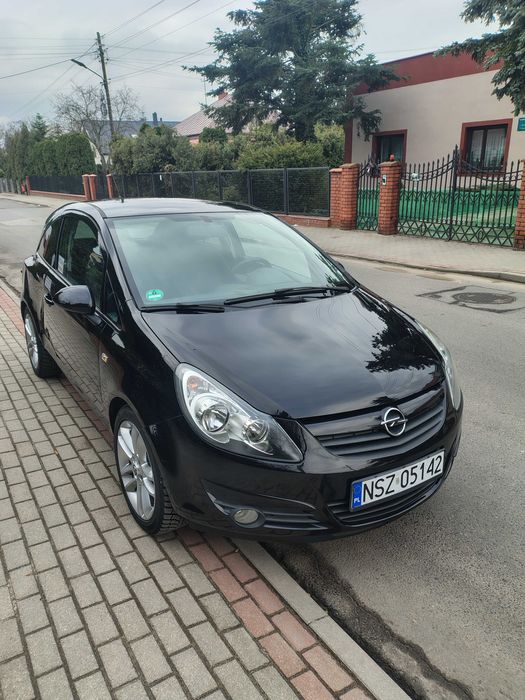 Opel Corsa 1.4 benzyna, color edition