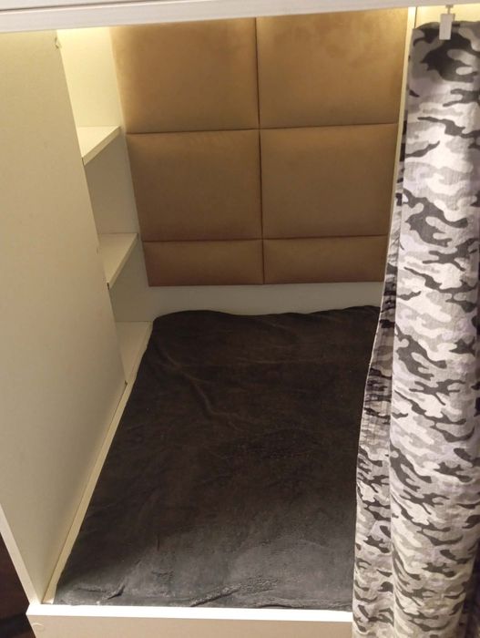 Łóżko piętrowe z biurkiem