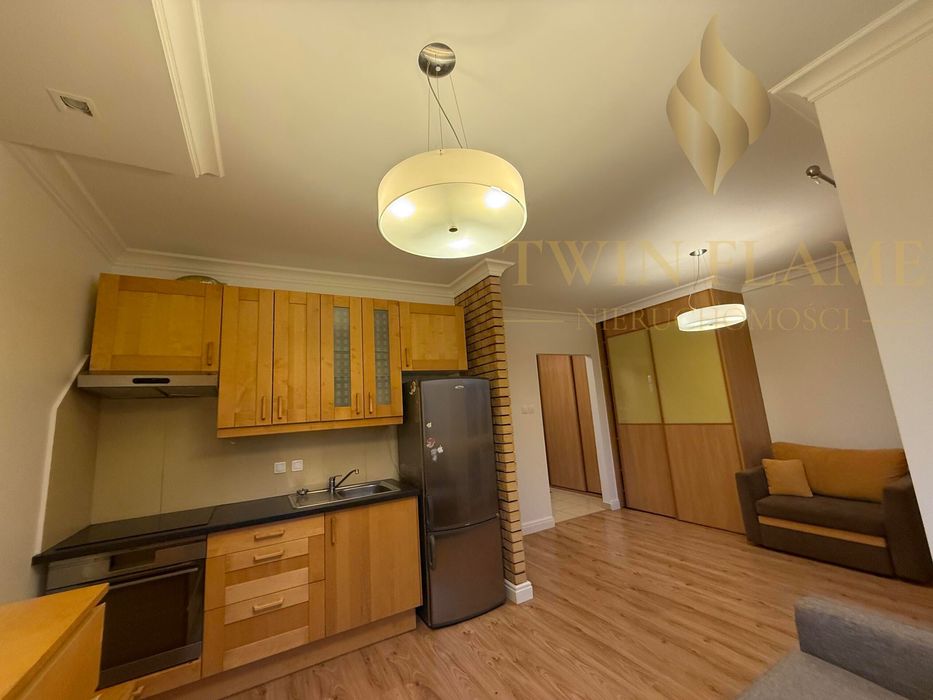 Kawalerka przy Metrze Kabaty oraz Lesie Kabackim z dużym balkonem.