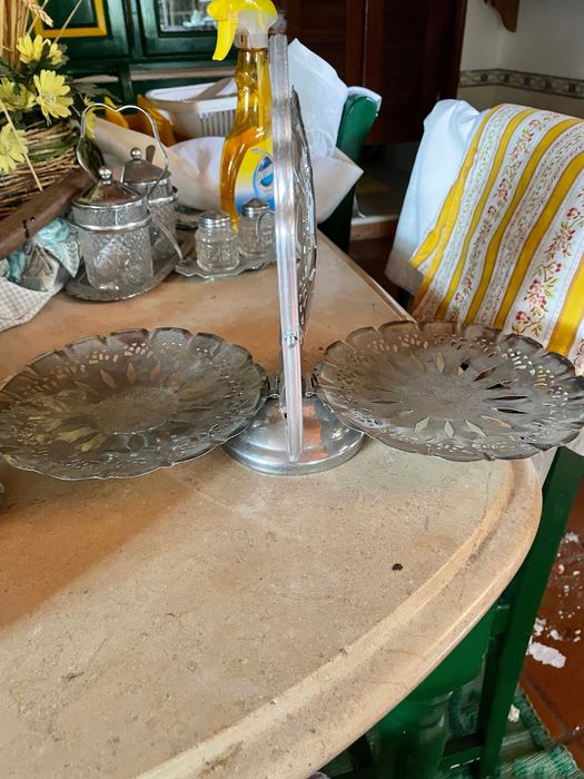 Peças em casquinha e vidro