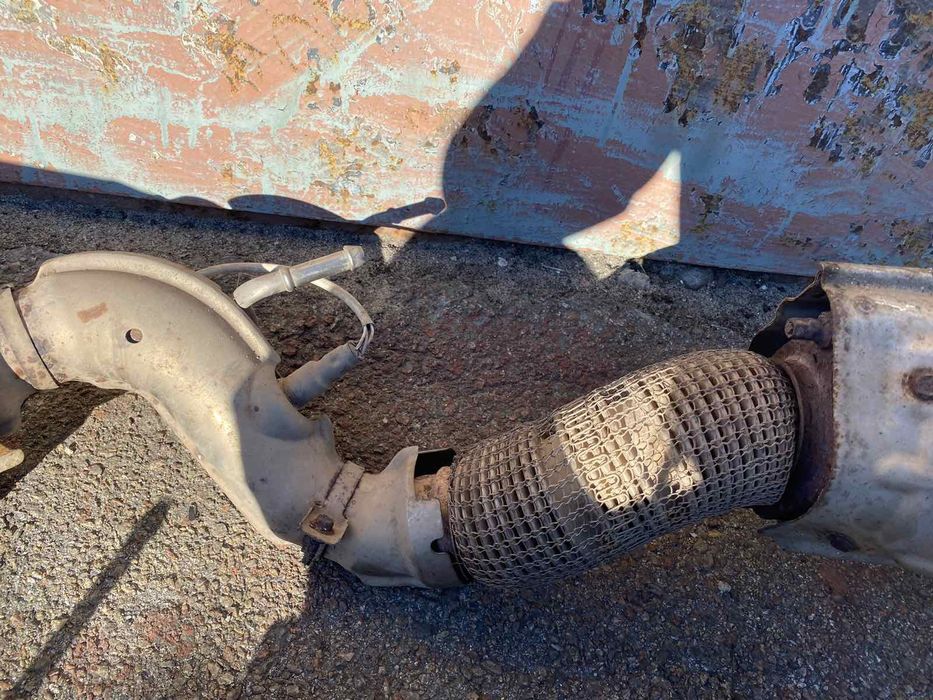 Nissan Rogue Sport глушитель выпускной коллектор взборе