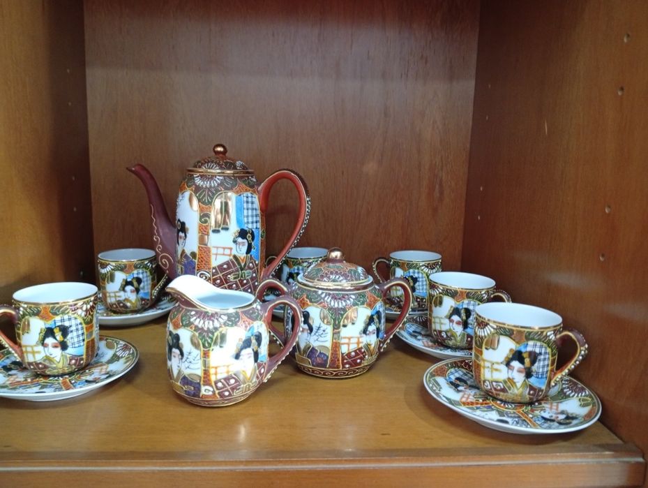 Serviço café japonês vintage estilo Satsuma com  litofania no fundo