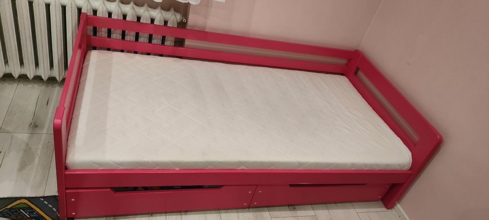 Różowe łóżko Valor 180x90 drewniane, różowe