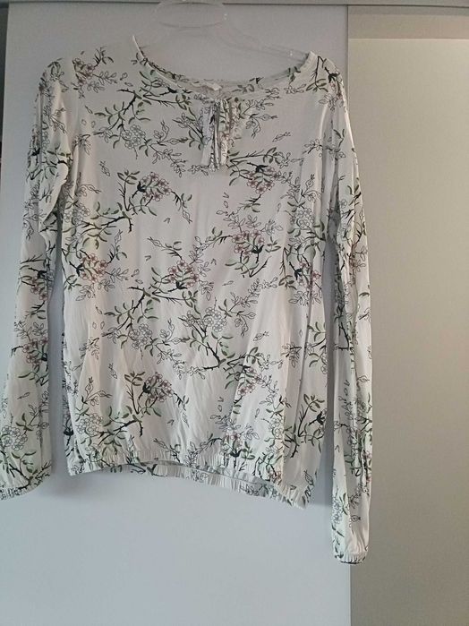 Bluzka elegancka  z motywem kwiatków