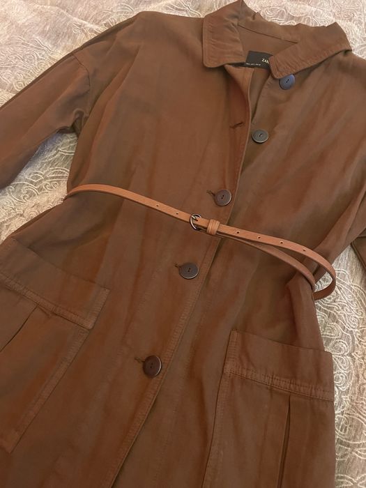 Casaco/camiseiro castanho com opção de cinto da Zara