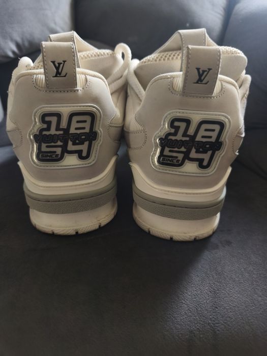 Lv Skates szare.