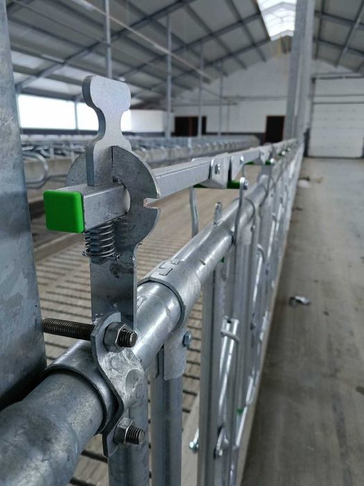 Drabina samozatrzaskowa cicha bezpieczna dla bydła ocynkowana mocna